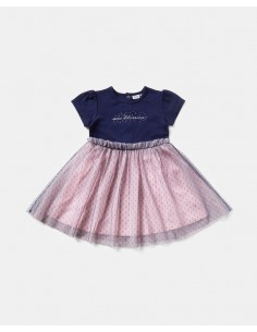 vestito con velo sul fondo